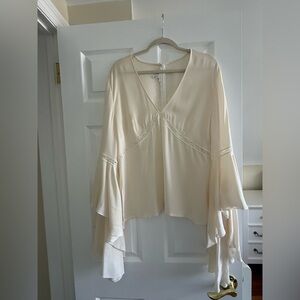New without a tag Escada 100% silk Cream V-Neck Flowy Bell Sleeve Blouse